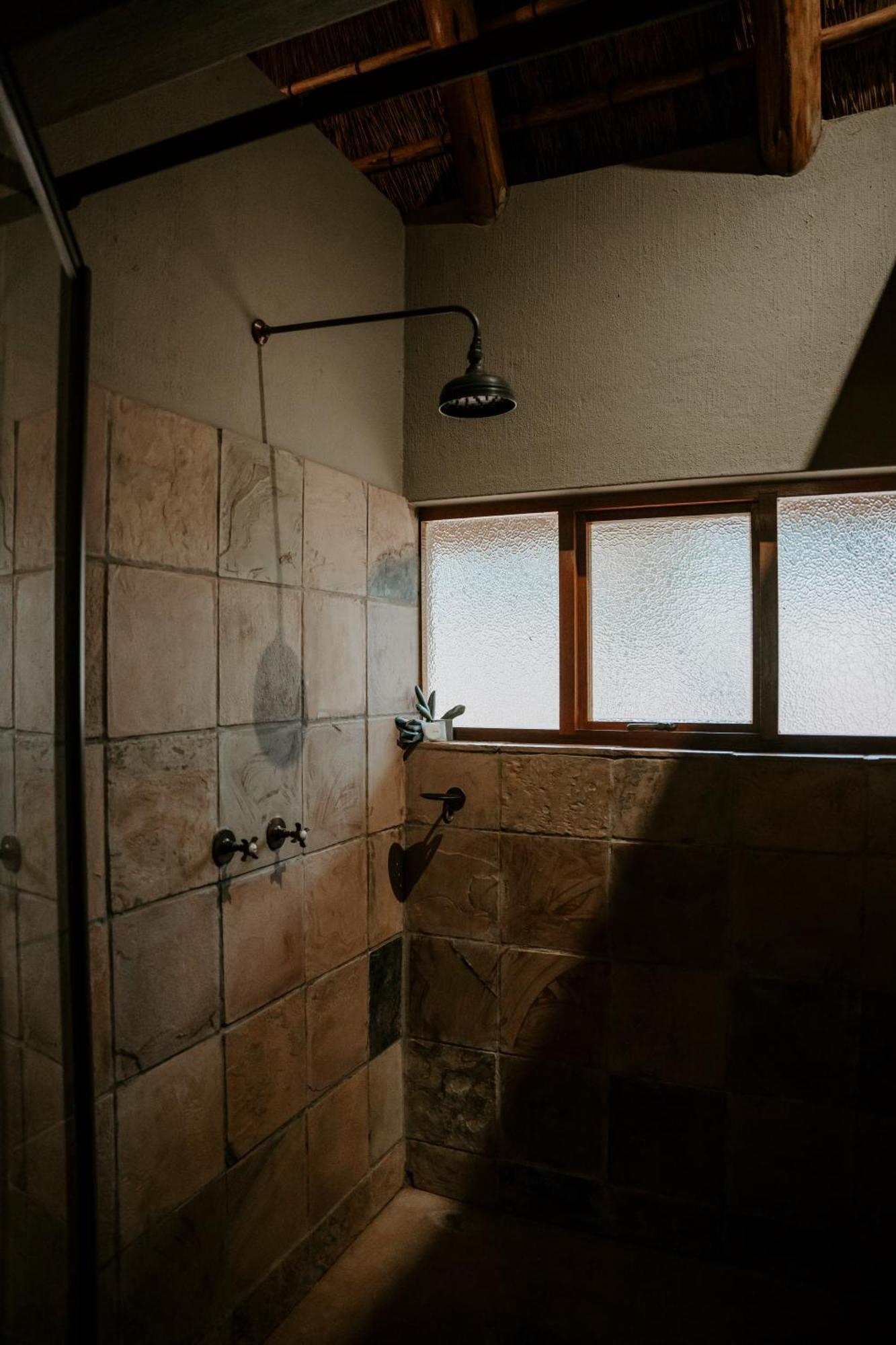 Matingwe Lodge Hartbeestfontein エクステリア 写真